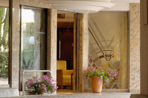 Гостиница Club Inn  Ницца